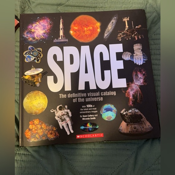 Kids space books - Picture 2 of 2